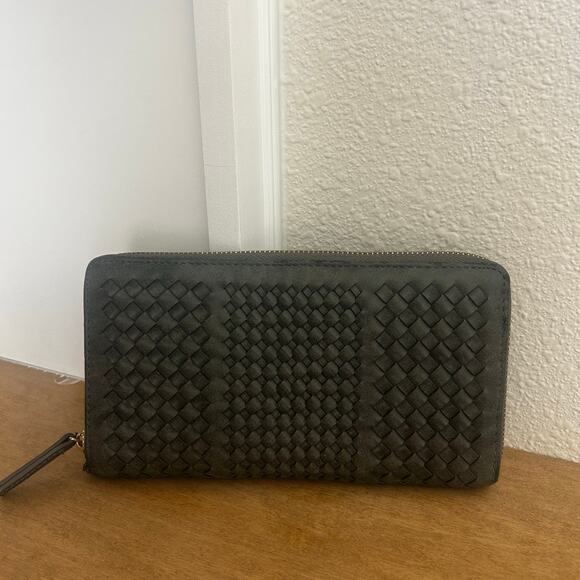 Madison West Grey faux leather woven texture wallet Large zip around some wear - Picture 2 of 11